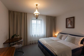 Отель Hotel Zámeček Pod Hradem  Стари Йичин 